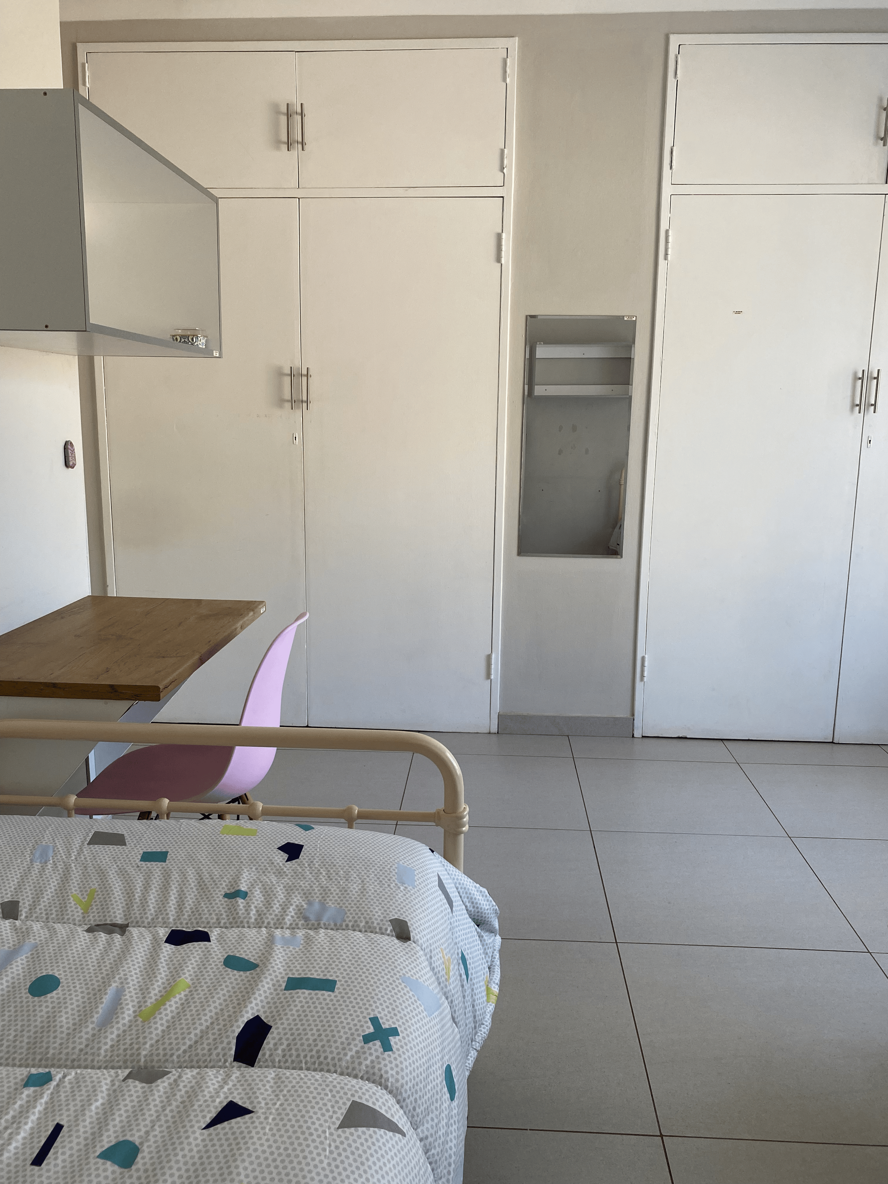 Single Room with En-Suite Bathroom