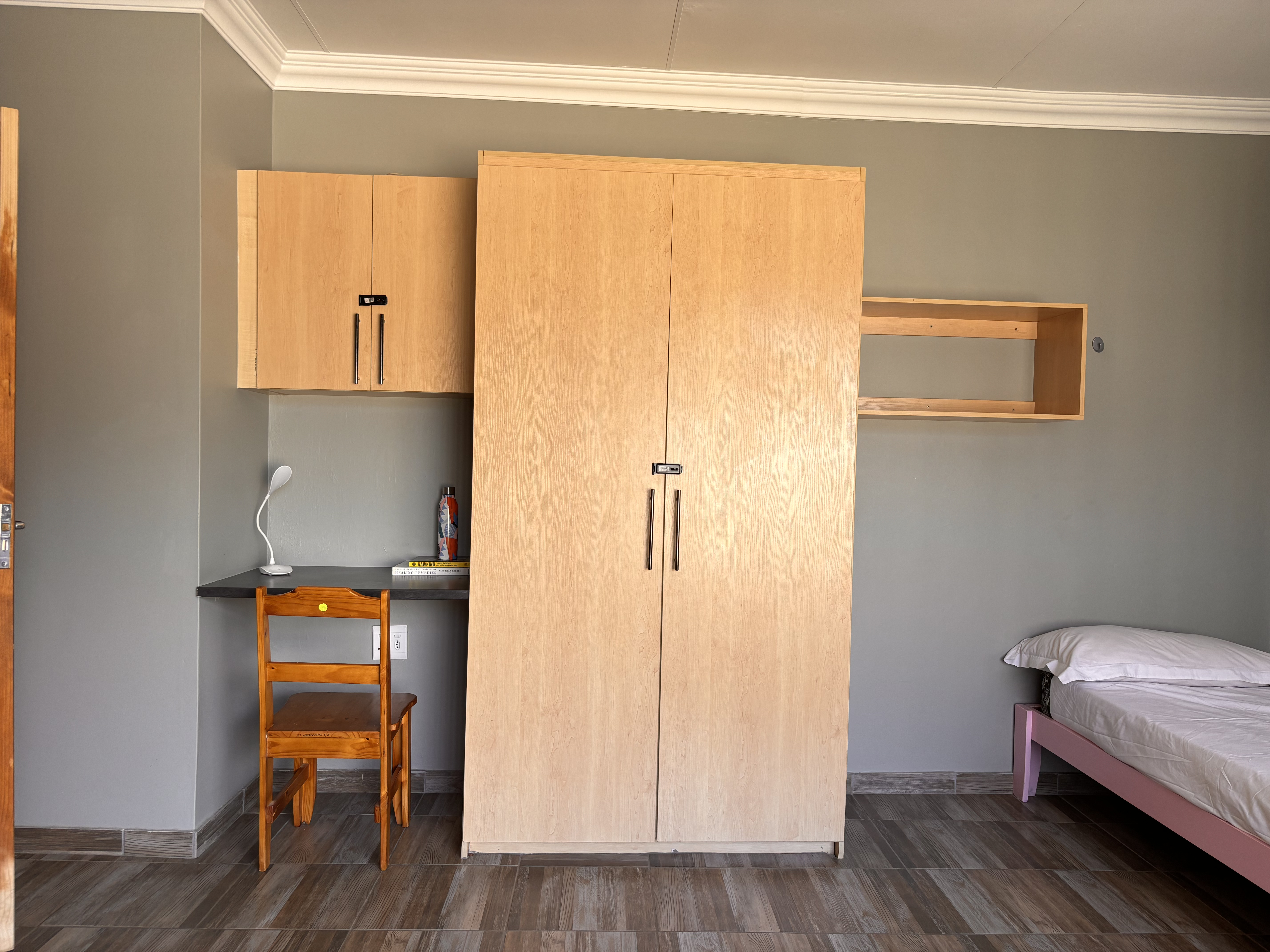 Single Room with En-Suite Bathroom