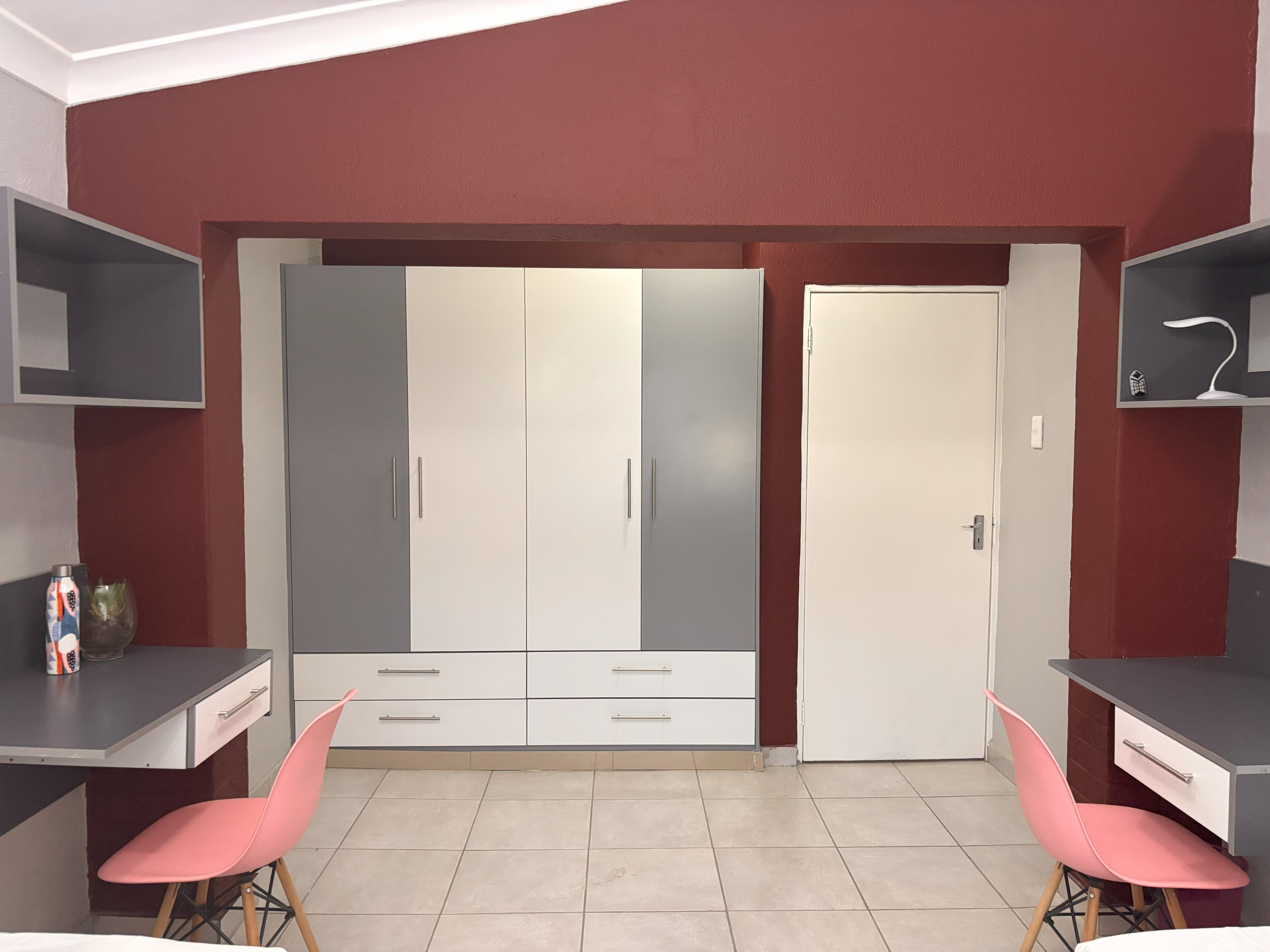 Single Room with En-Suite Bathroom